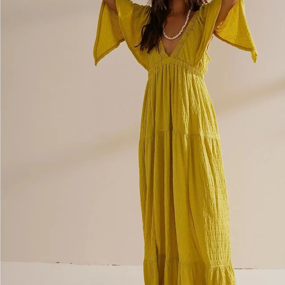 Women’s Yellow Maxi Dress - V-Neck Tiered Sleeve Maxi